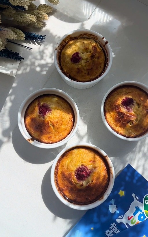 brioșe cu banane și brânză calcică pentru copii