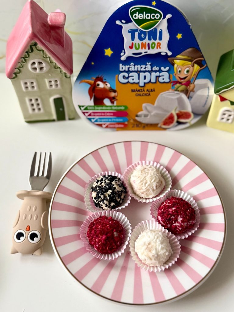 Biluțe dulci cu brânză de capră și topping de cocos și susan pentru pachețel