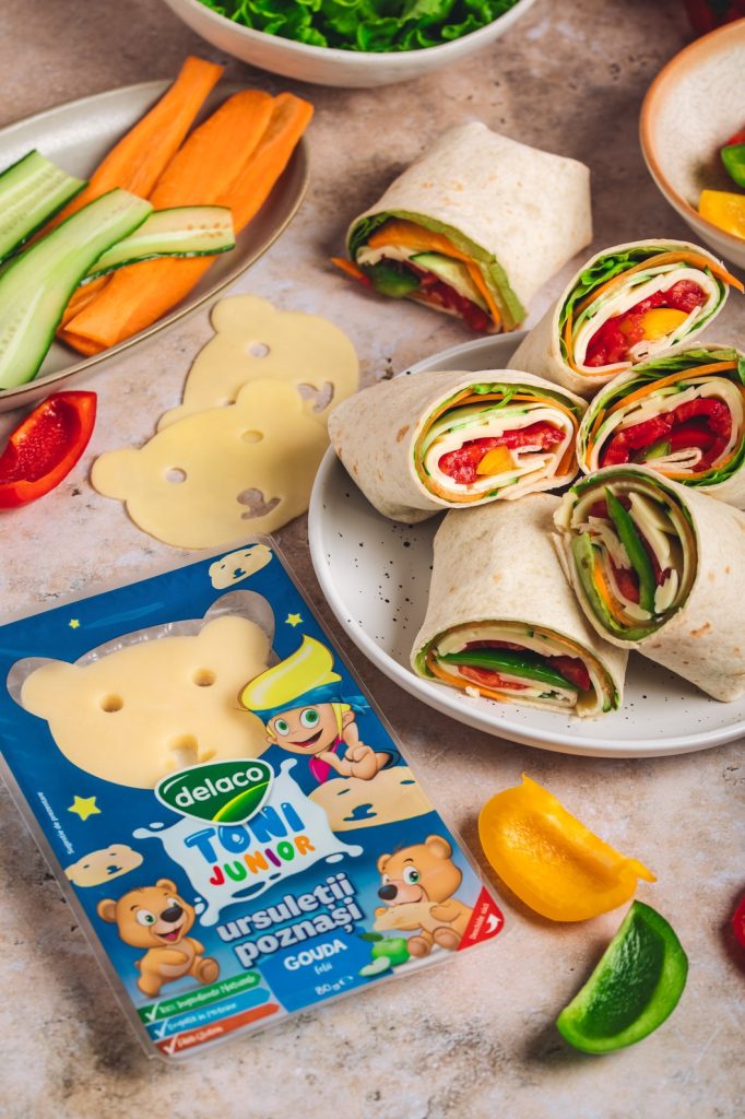 Wrap cu legume proaspete și Gouda Ursuleții Poznași Delaco Junior, ideal pentru pachețelul de școală