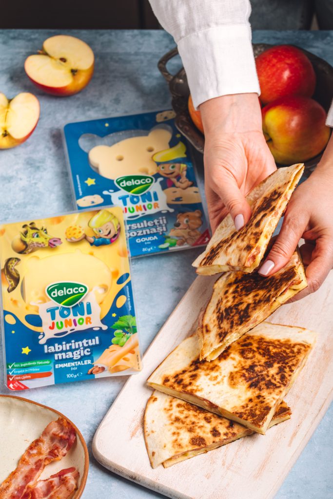 Quesadilla cu brânză, măr și bacon pentru pachețelul de școală